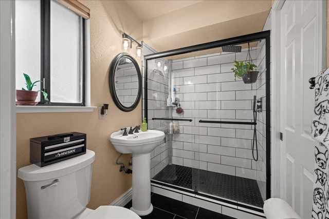 10 Capay Ct, Sacramento, CA 95831