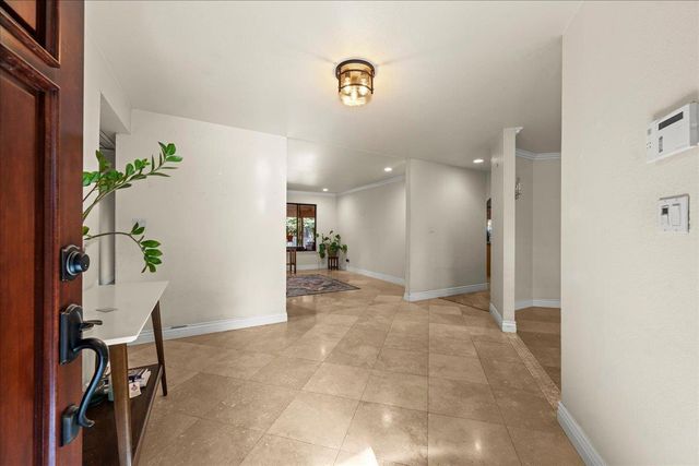 10 Capay Ct, Sacramento, CA 95831