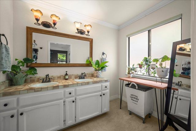 10 Capay Ct, Sacramento, CA 95831