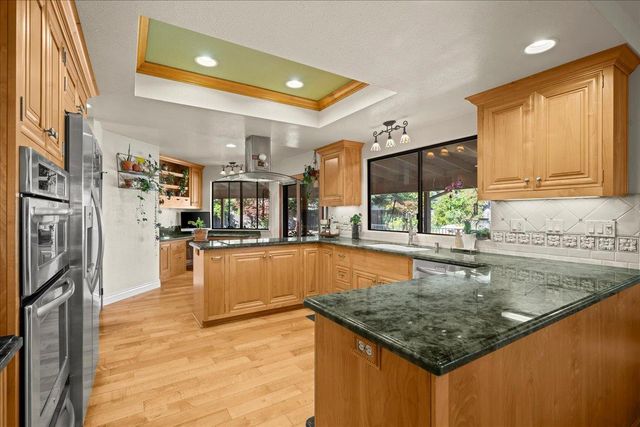 10 Capay Ct, Sacramento, CA 95831