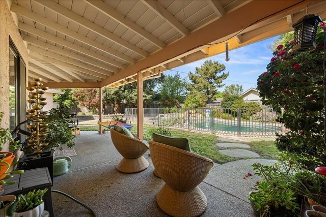 10 Capay Ct, Sacramento, CA 95831