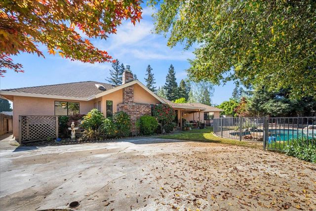 10 Capay Ct, Sacramento, CA 95831