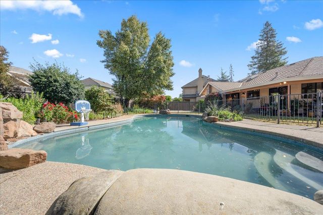 10 Capay Ct, Sacramento, CA 95831