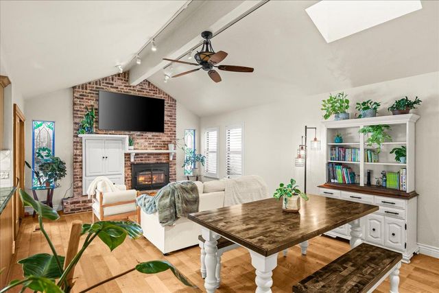 10 Capay Ct, Sacramento, CA 95831