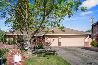 10 Capay Ct, Sacramento, CA 95831