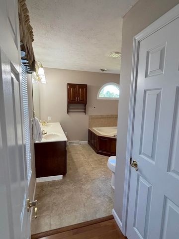 270 Jericho Road, Russell Springs, KY 42642