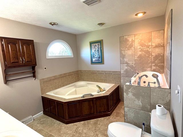 270 Jericho Road, Russell Springs, KY 42642