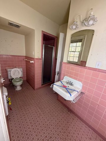 100 Smith Street, Naples, TX 75568