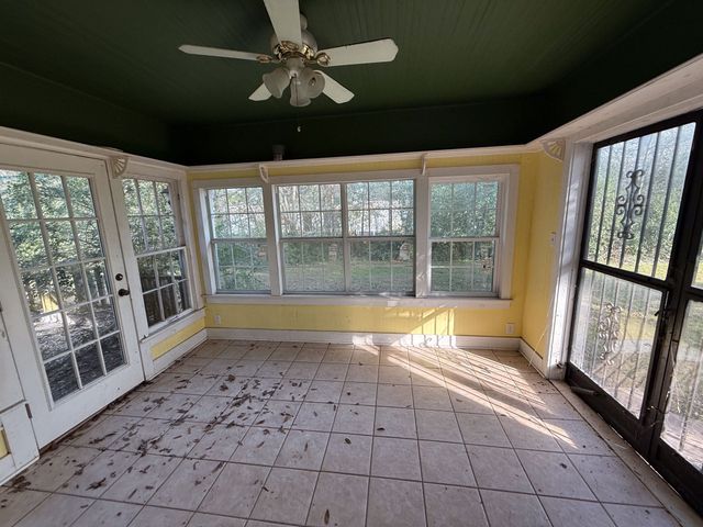 100 Smith Street, Naples, TX 75568