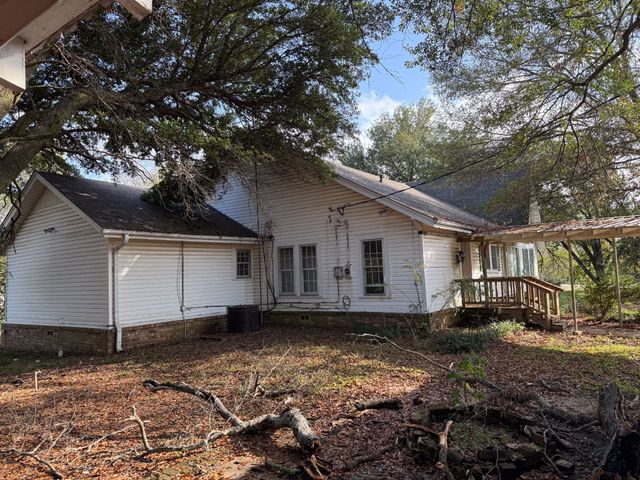 100 Smith Street, Naples, TX 75568
