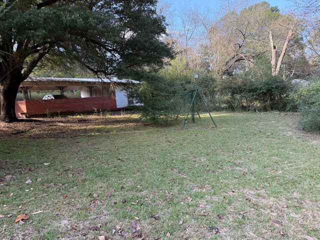100 Smith Street, Naples, TX 75568