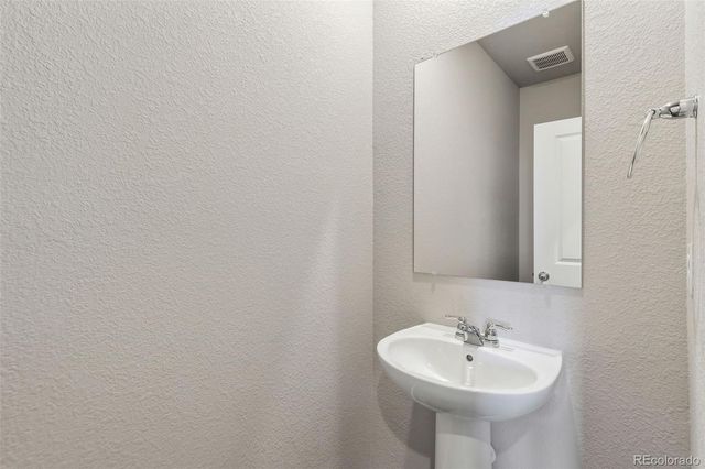24116 E 53rd Drive, Aurora, CO 80019