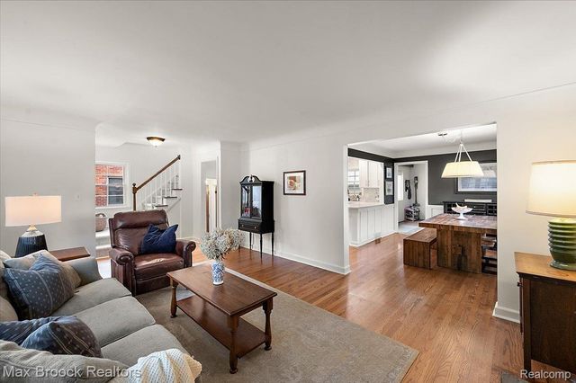 31617 Auburn Drive, Beverly Hills Village, MI 48025