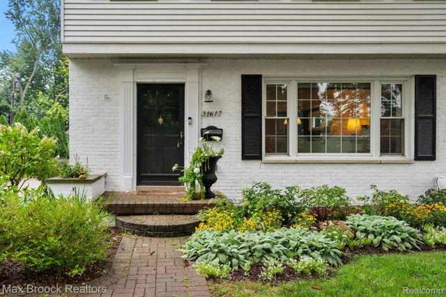 31617 Auburn Drive, Beverly Hills Village, MI 48025