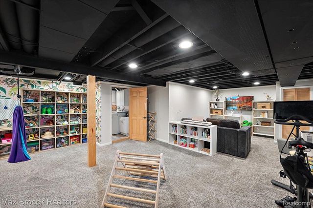 31617 Auburn Drive, Beverly Hills Village, MI 48025
