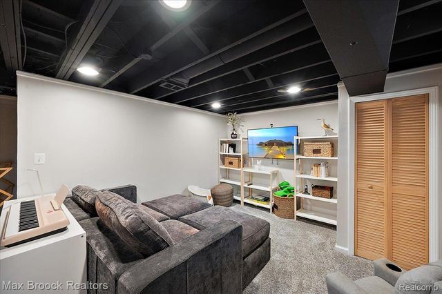 31617 Auburn Drive, Beverly Hills Village, MI 48025