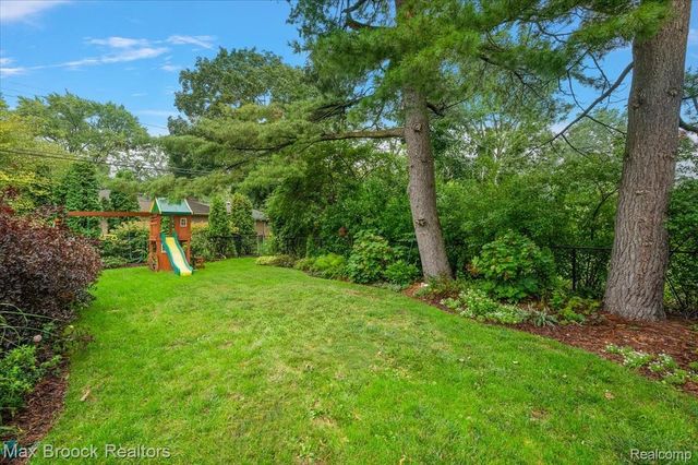 31617 Auburn Drive, Beverly Hills Village, MI 48025