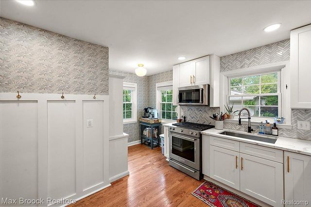 31617 Auburn Drive, Beverly Hills Village, MI 48025