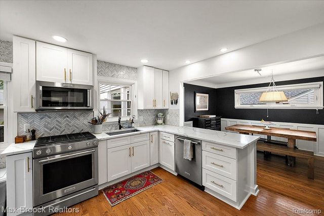 31617 Auburn Drive, Beverly Hills Village, MI 48025