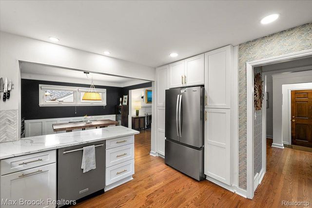 31617 Auburn Drive, Beverly Hills Village, MI 48025