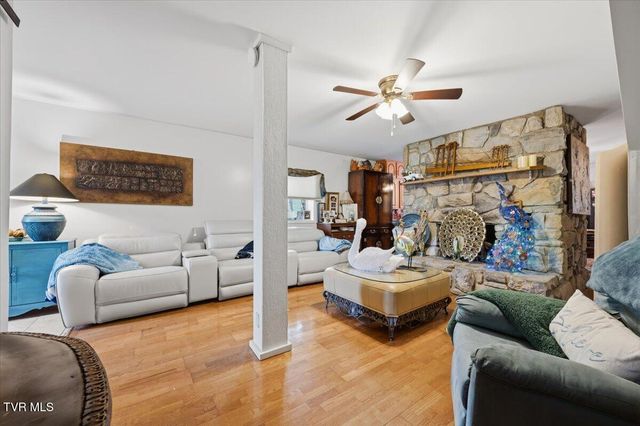 2248 Netherland Inn Road, Kingsport, TN 37660