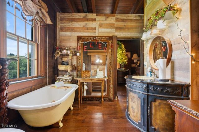 2248 Netherland Inn Road, Kingsport, TN 37660