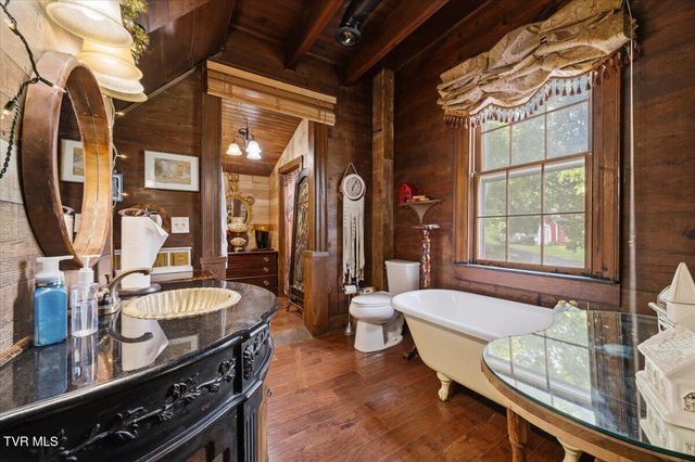 2248 Netherland Inn Road, Kingsport, TN 37660