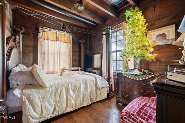 2248 Netherland Inn Road, Kingsport, TN 37660