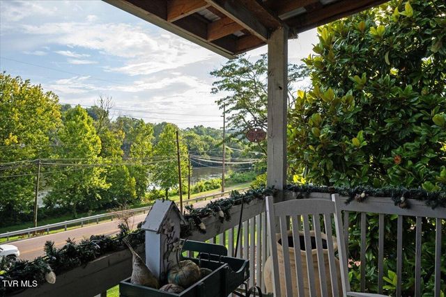 2248 Netherland Inn Road, Kingsport, TN 37660