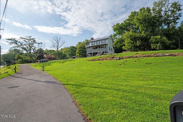 2248 Netherland Inn Road, Kingsport, TN 37660