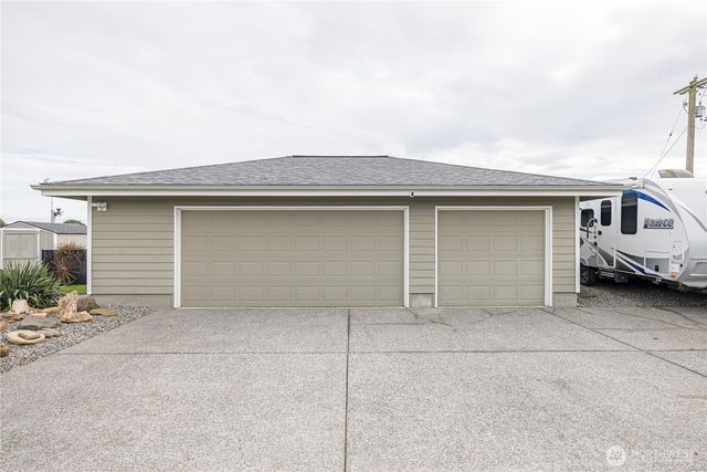 1250 Thornton Drive, Sequim, WA 98382