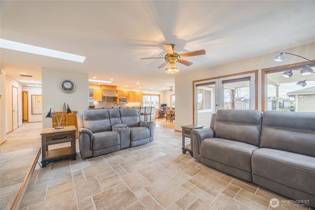 1250 Thornton Drive, Sequim, WA 98382