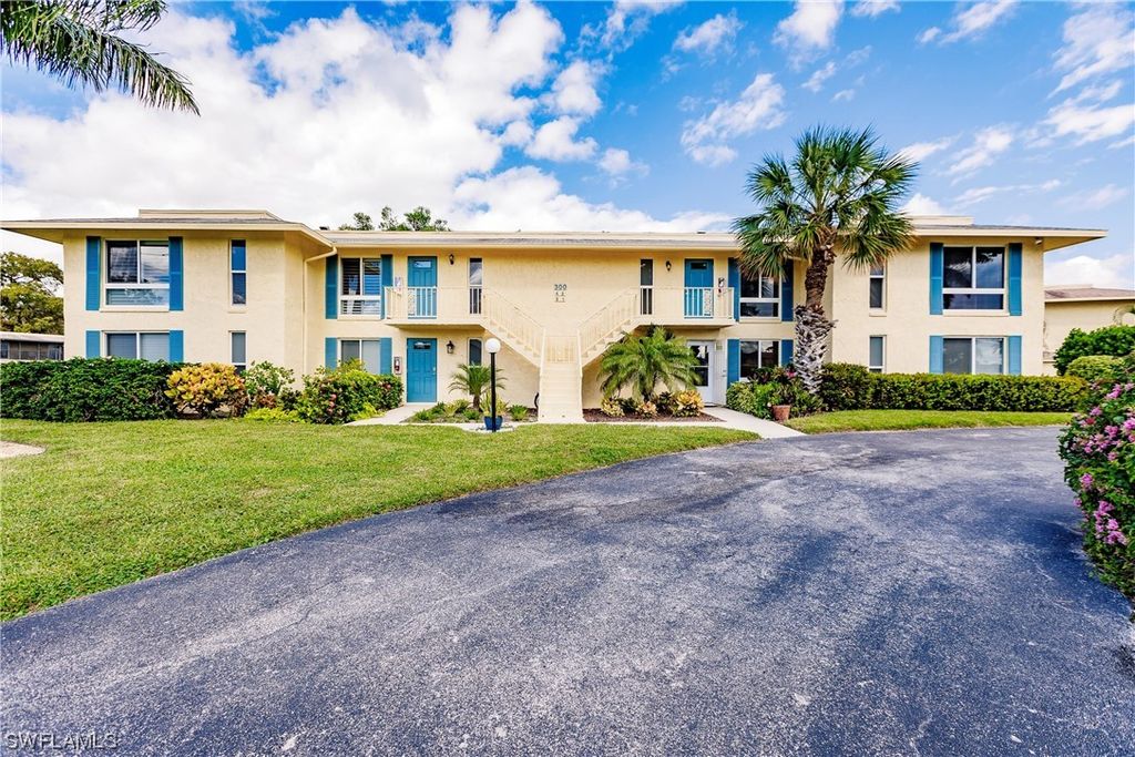 300 Palm DR #2, Naples, FL 34112