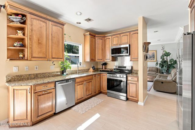 3 Skyline Drive, Hazlet, NJ 07730