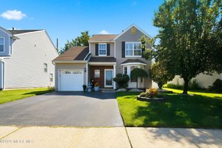 3 Skyline Drive, Hazlet, NJ 07730