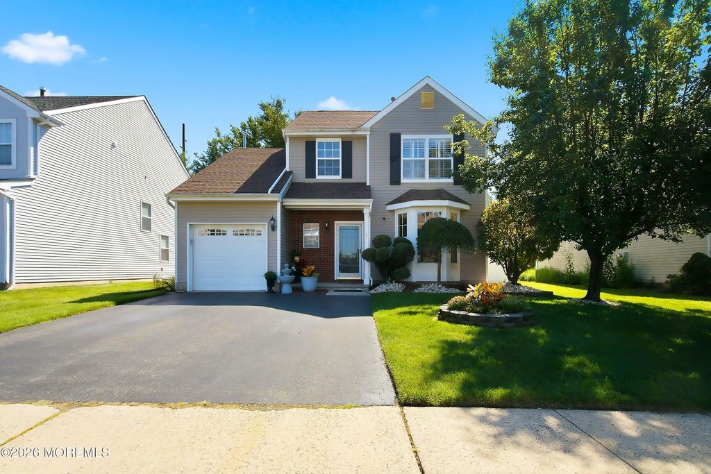 3 Skyline Drive, Hazlet, NJ 07730