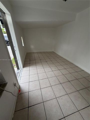626 NW 10th Ter 2, Fort Lauderdale, FL 33311