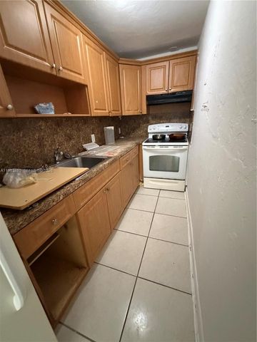626 NW 10th Ter 2, Fort Lauderdale, FL 33311