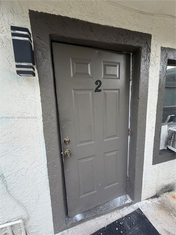 626 NW 10th Ter 2, Fort Lauderdale, FL 33311