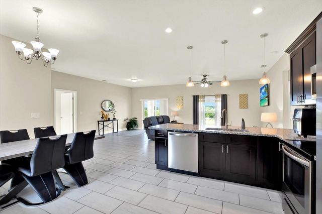 621 PALMDALE AVENUE, Avon Park, FL 33825