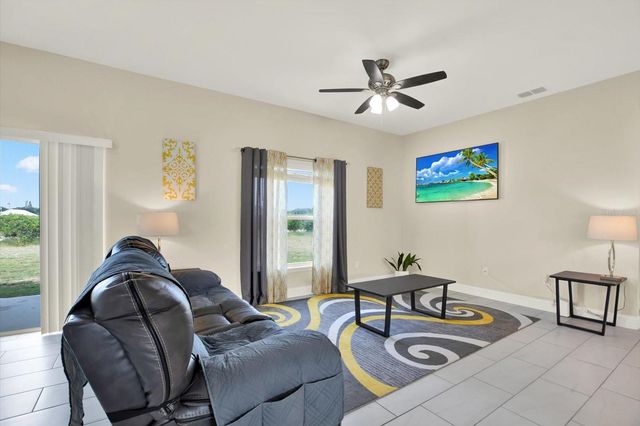 621 PALMDALE AVENUE, Avon Park, FL 33825