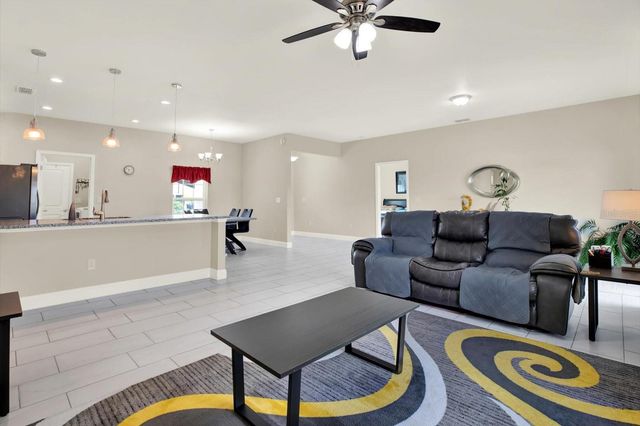 621 PALMDALE AVENUE, Avon Park, FL 33825