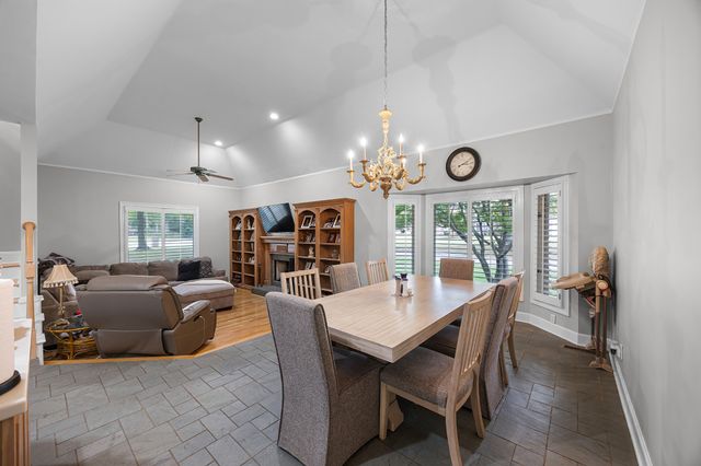 119 Stonehenge Dr, Jackson, TN 38305