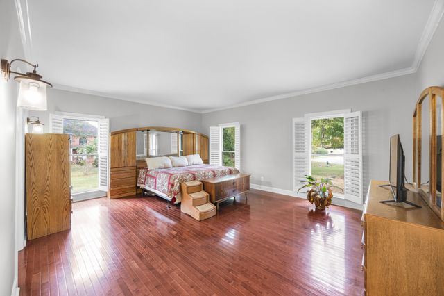 119 Stonehenge Dr, Jackson, TN 38305