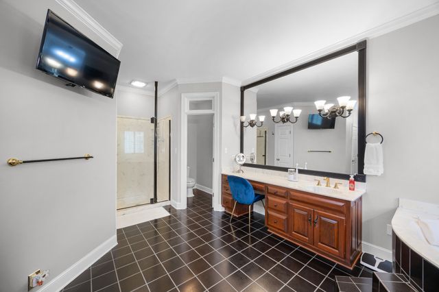 119 Stonehenge Dr, Jackson, TN 38305