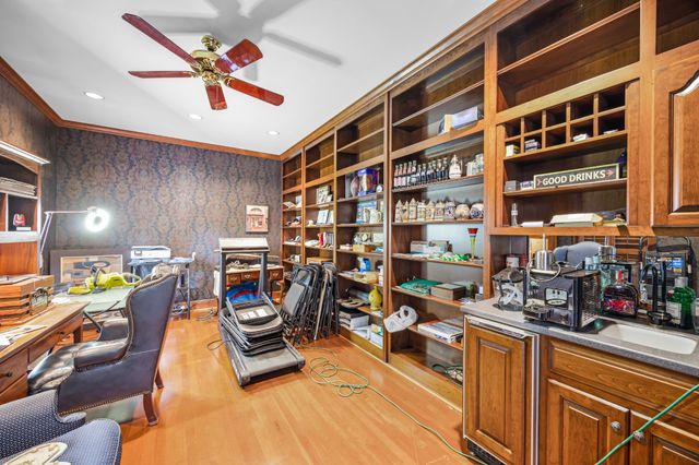 119 Stonehenge Dr, Jackson, TN 38305