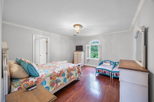 119 Stonehenge Dr, Jackson, TN 38305