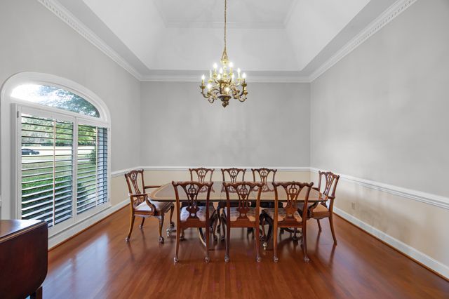 119 Stonehenge Dr, Jackson, TN 38305