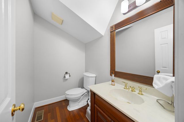 119 Stonehenge Dr, Jackson, TN 38305