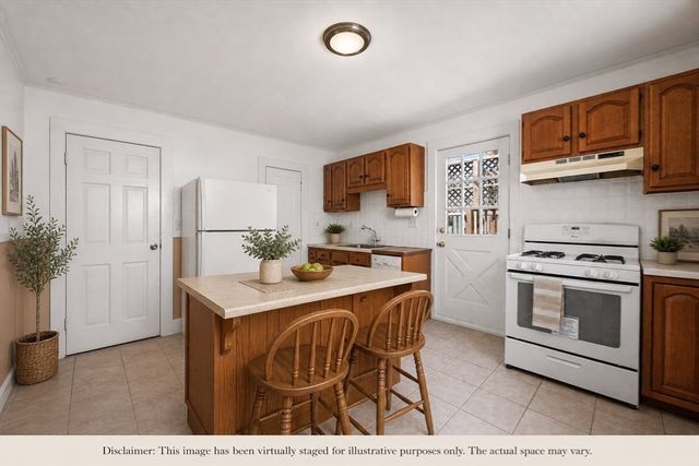 12-16 Landon Cir 3, Lynn, MA 01902